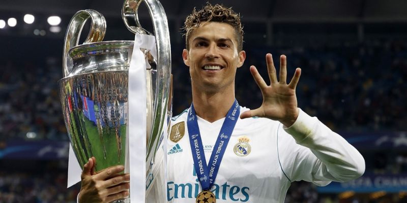 Ronaldo cũng có 5 lần vô địch C1 trong 2 màu áo Real và Man United